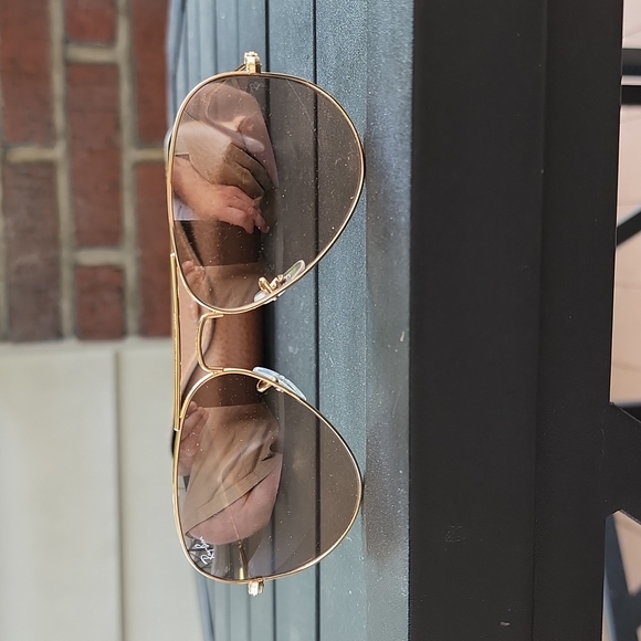 Ray-Ban Sunglasses - Picture 2 of 4